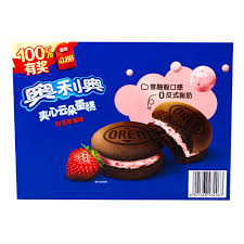 Oreo Cloud Cake Imported 4 ct 88g, Strawberry