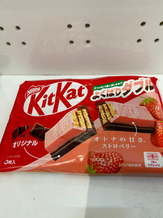 Kit kat strawberry & Dark chocolate